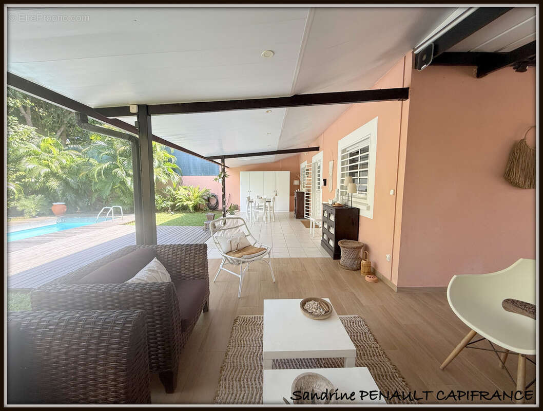 A vendre a kourou (guyane francaise) une splendide maison t4 jumelee de 90 m² - terrain de 297 m² - au prix de 379 000 € - photo 5