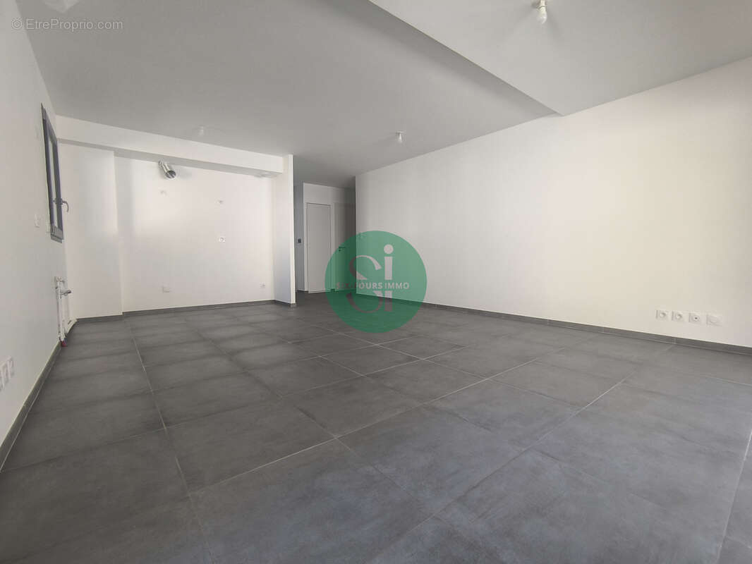 Appartement à SIX-FOURS-LES-PLAGES