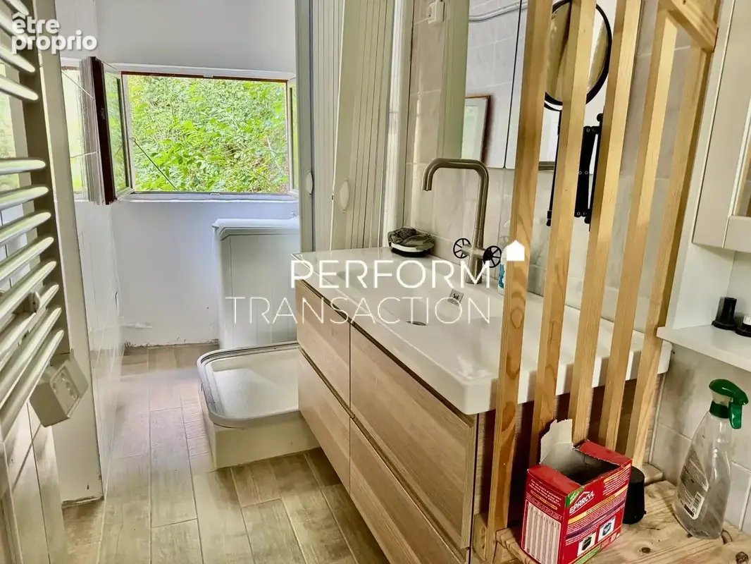 SAINT LAURENT EN BEAUMONT-Maison avec terrasse et cave - photo 2