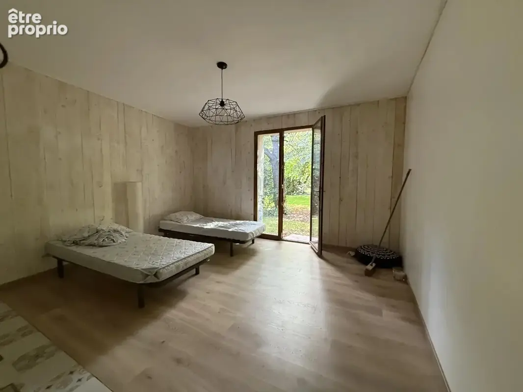 PIED PIED avec 4600m² Terrain bien arboré - photo 10