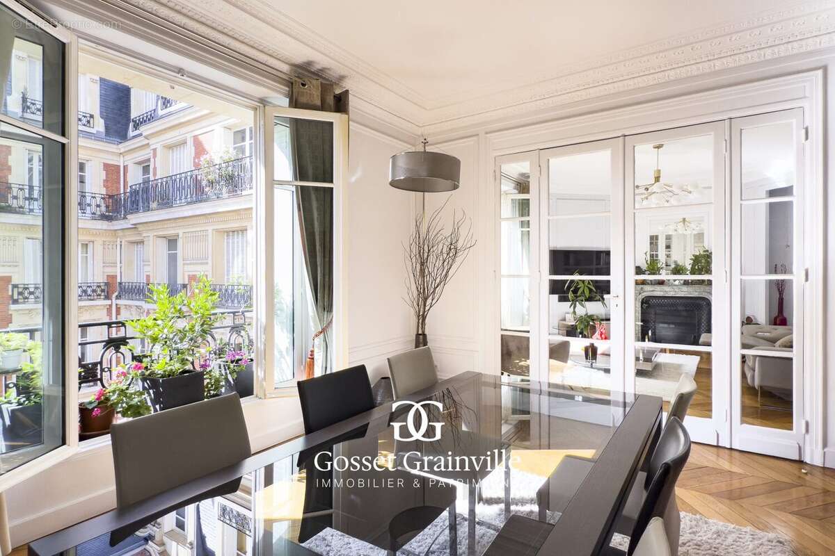 Appartement à NEUILLY-SUR-SEINE