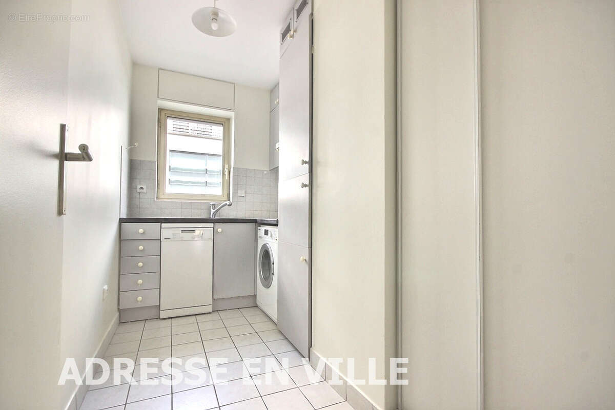 Appartement à LEVALLOIS-PERRET