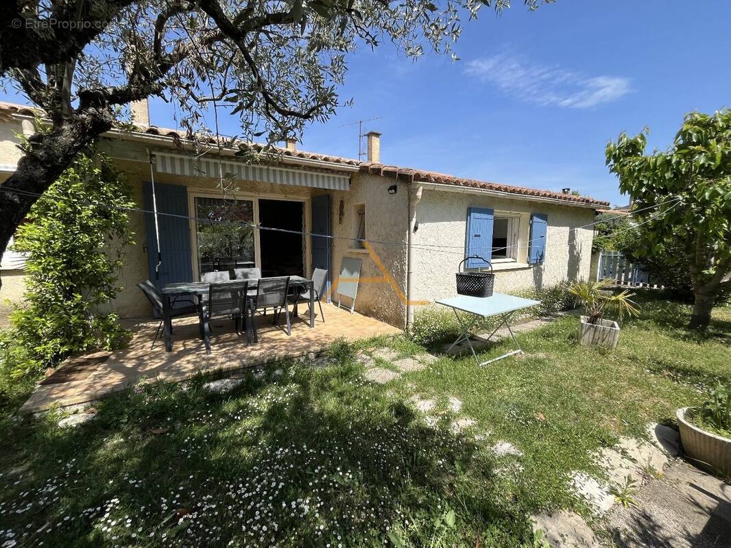 Maison à VALREAS