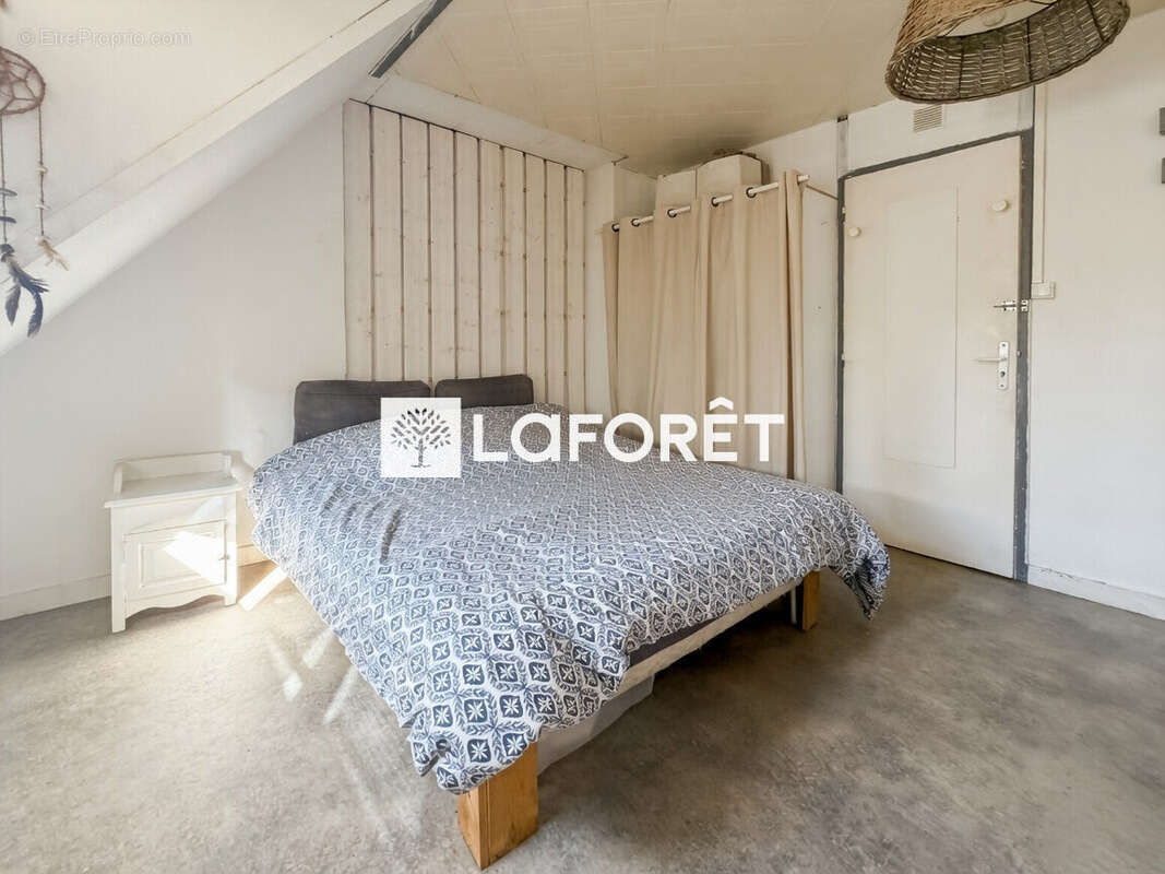 IMMEUBLE : Appartement 70m² + Local commercial - GUÎNES - photo 4