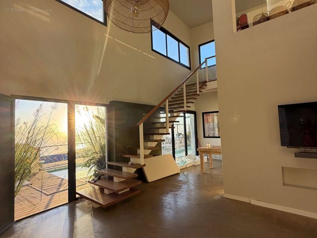 Maison 120 m² à Les Trois-Bassins  - photo 6