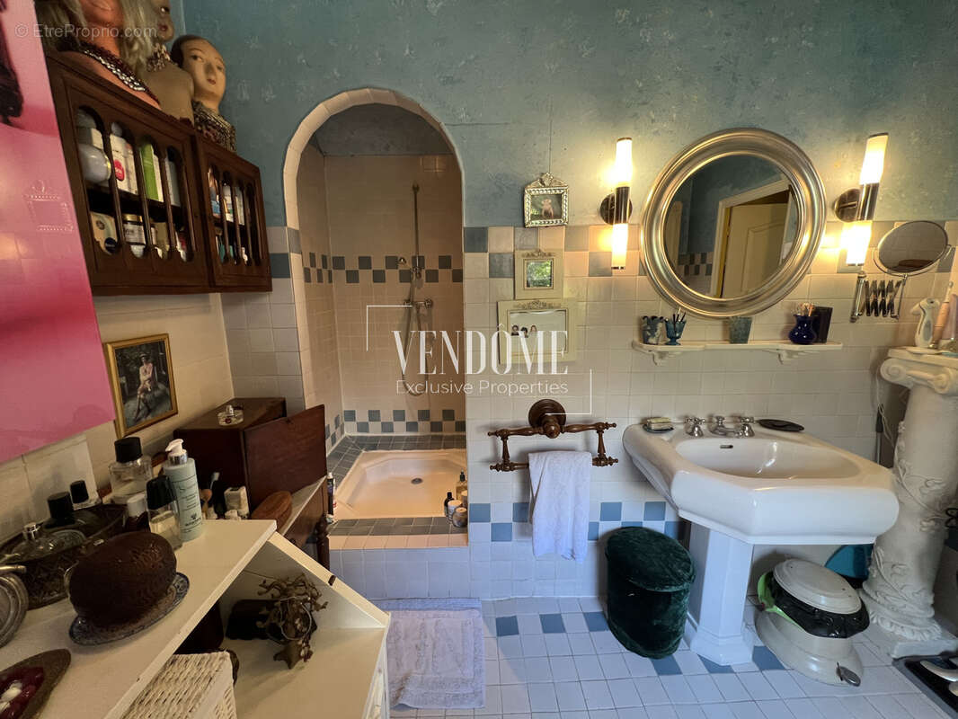 Maison à PARIS-18E