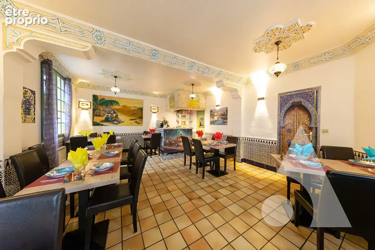 Restaurant avec murs commerciaux, F2 et garage aménageable ? Vieux Corbeil - photo 2
