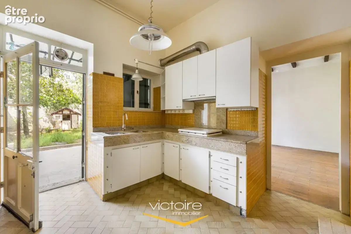 Exclusivité - Emplacement premium à Montchat - Maison de 224m² sur terrain de 447m² - photo 7