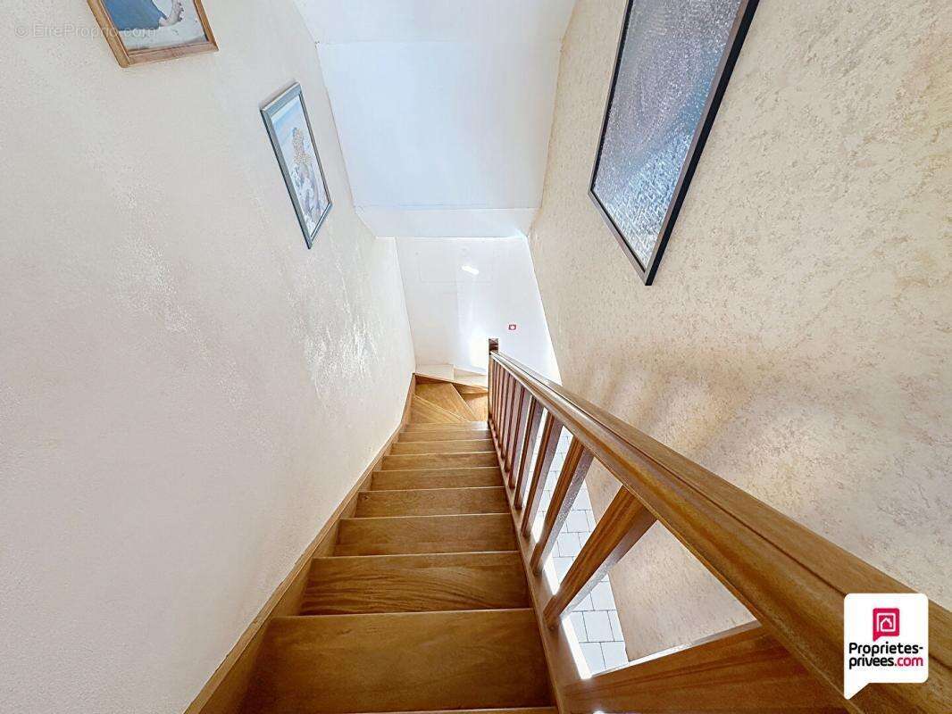 Maison à OZOIR-LA-FERRIERE