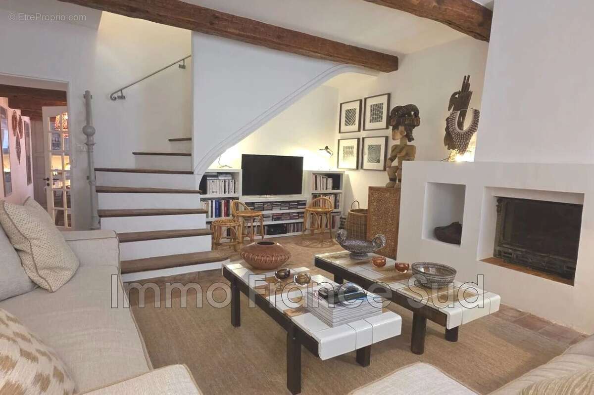 Maison à LA GARDE-FREINET