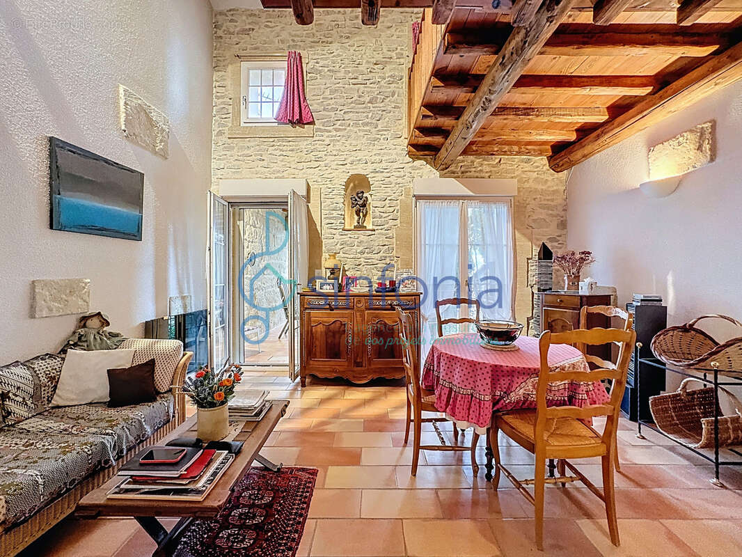 Maison à GALLARGUES-LE-MONTUEUX