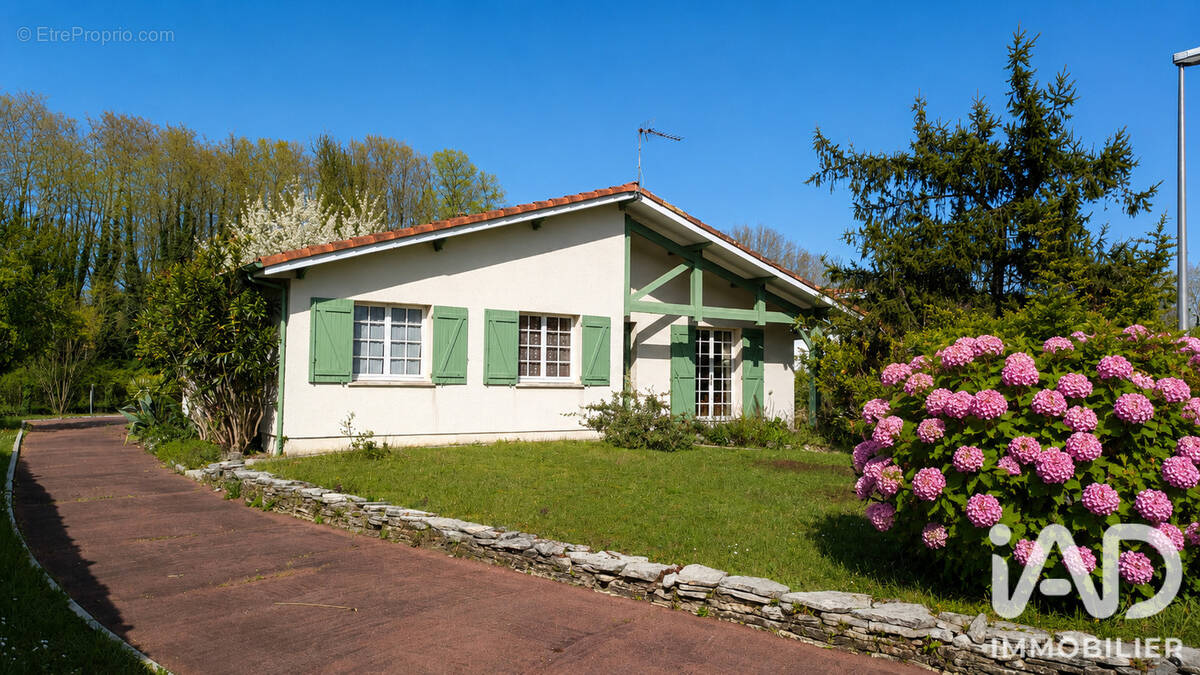Photo 1 - Maison à PESSAC