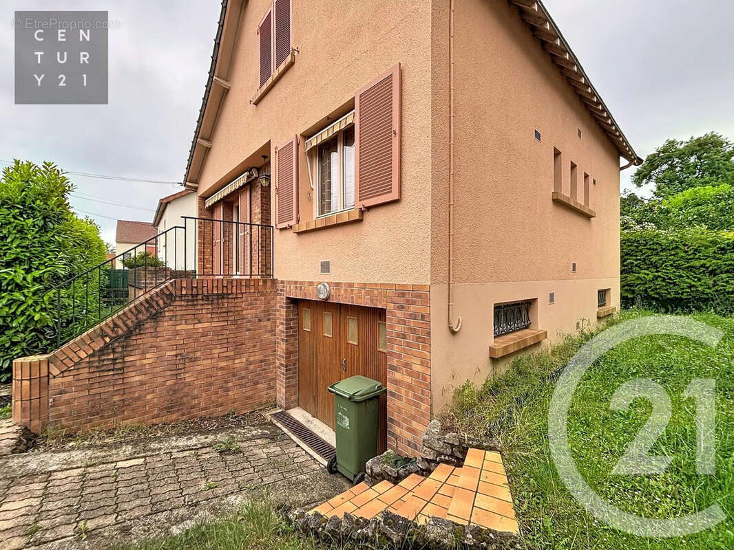 Maison à SAINT-JULIEN-LES-VILLAS
