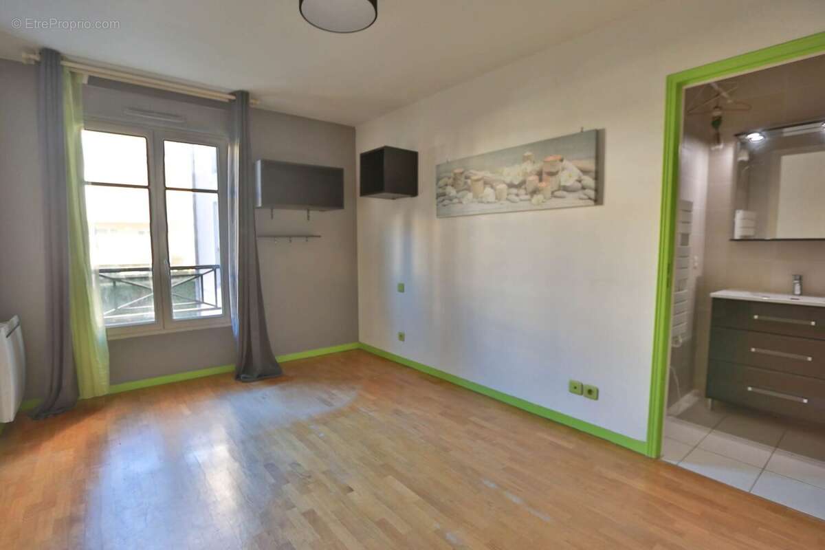 Appartement à EMERAINVILLE