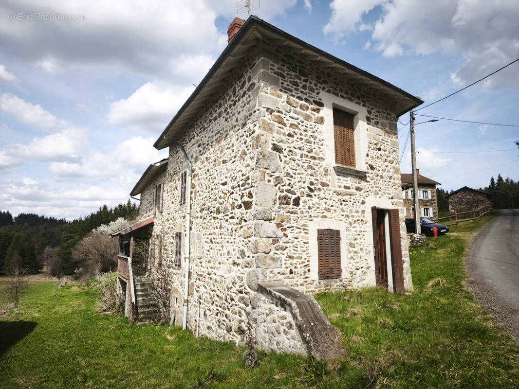 Maison à SAINT-ALYRE-D'ARLANC