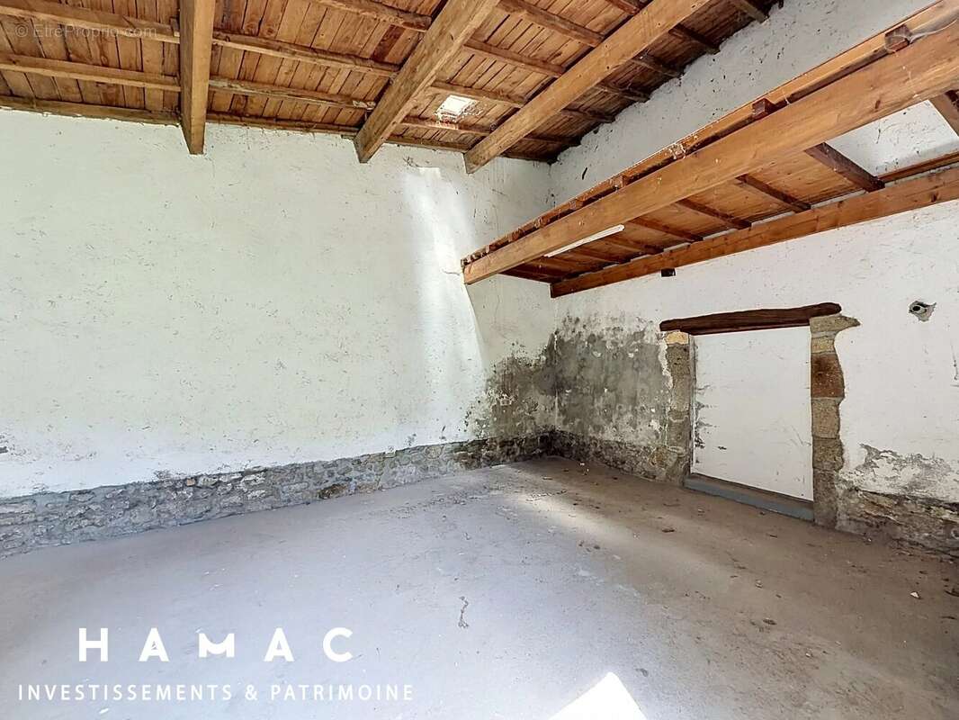 Appartement à GREZIEU-LA-VARENNE