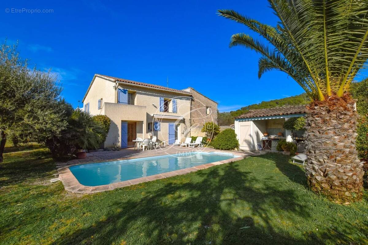Maison à LORGUES