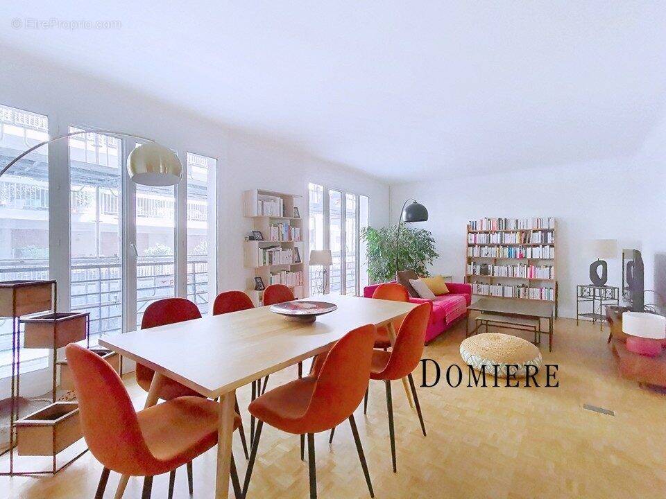 Appartement à PARIS-16E