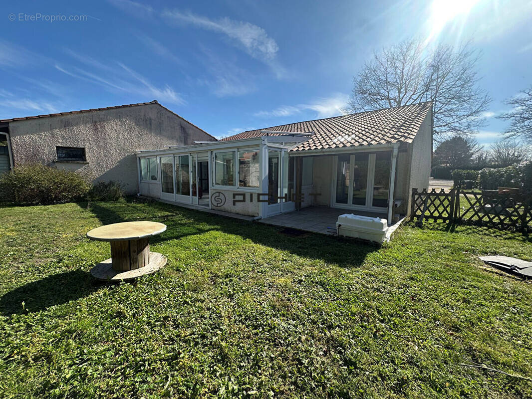 Maison à LEOGNAN
