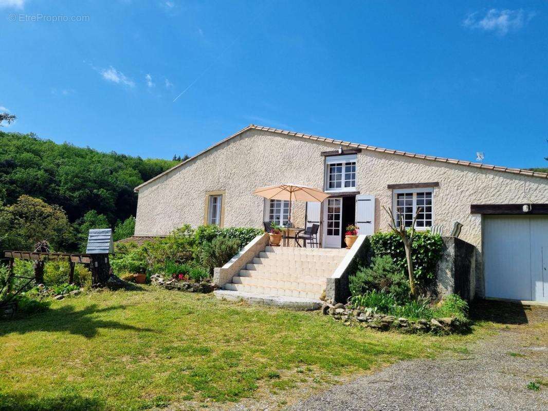 Maison à POMY