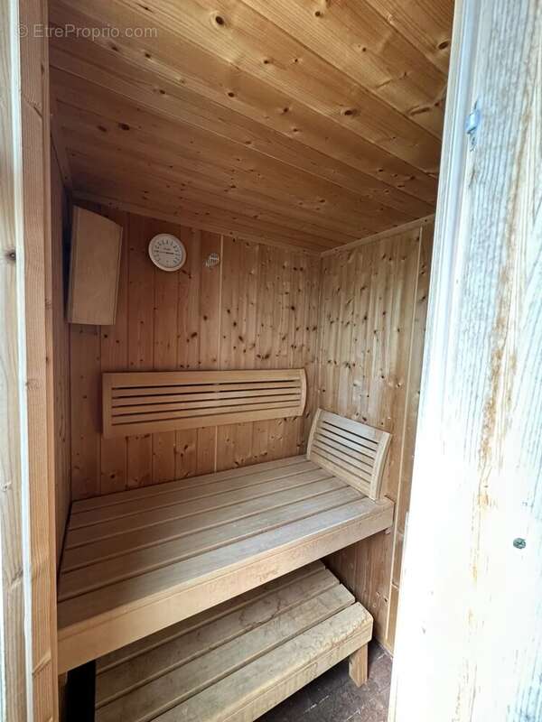 Maison à LE MESNIL-SAINT-DENIS