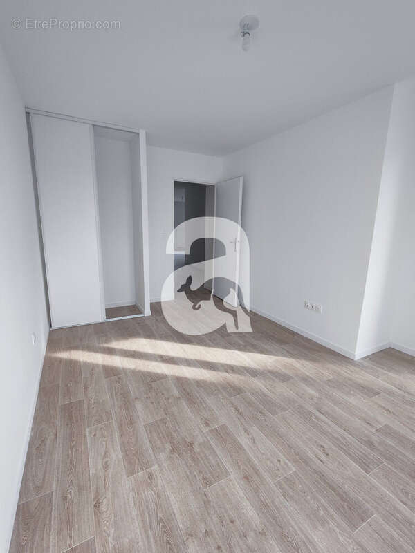 Appartement à VILLENEUVE-SAINT-GERMAIN