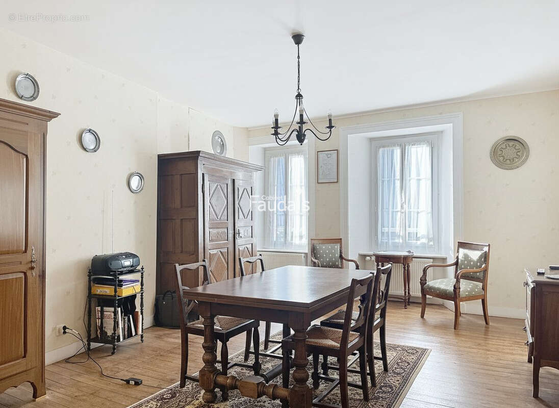 Maison 285 m² à Coutances  - photo 3