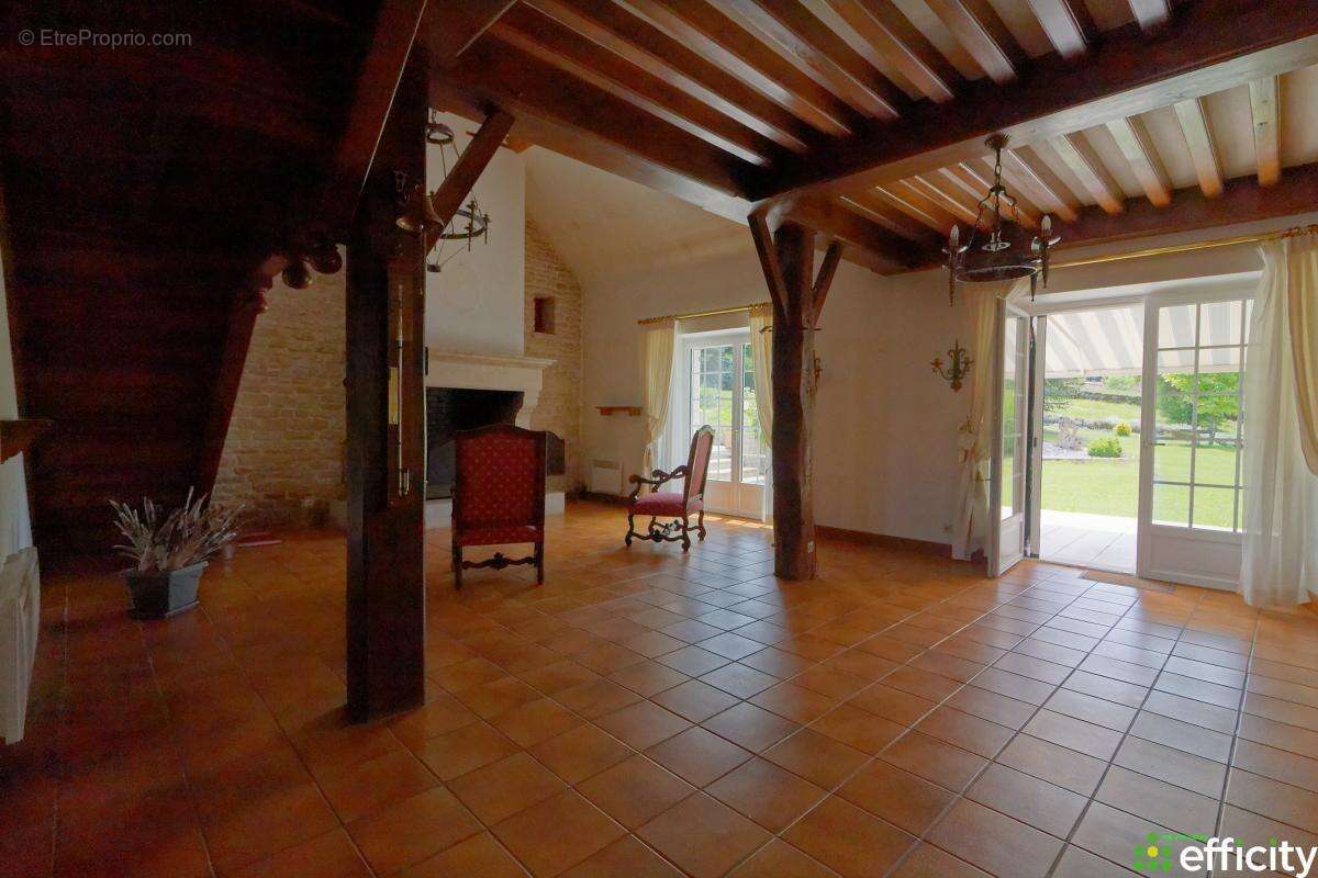 Maison à PERRANCEY-LES-VIEUX-MOULINS