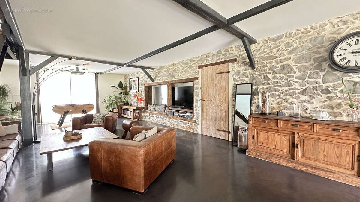 Maison à SAUBRIGUES