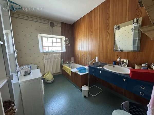 Maison à PIERRE-CHATEL