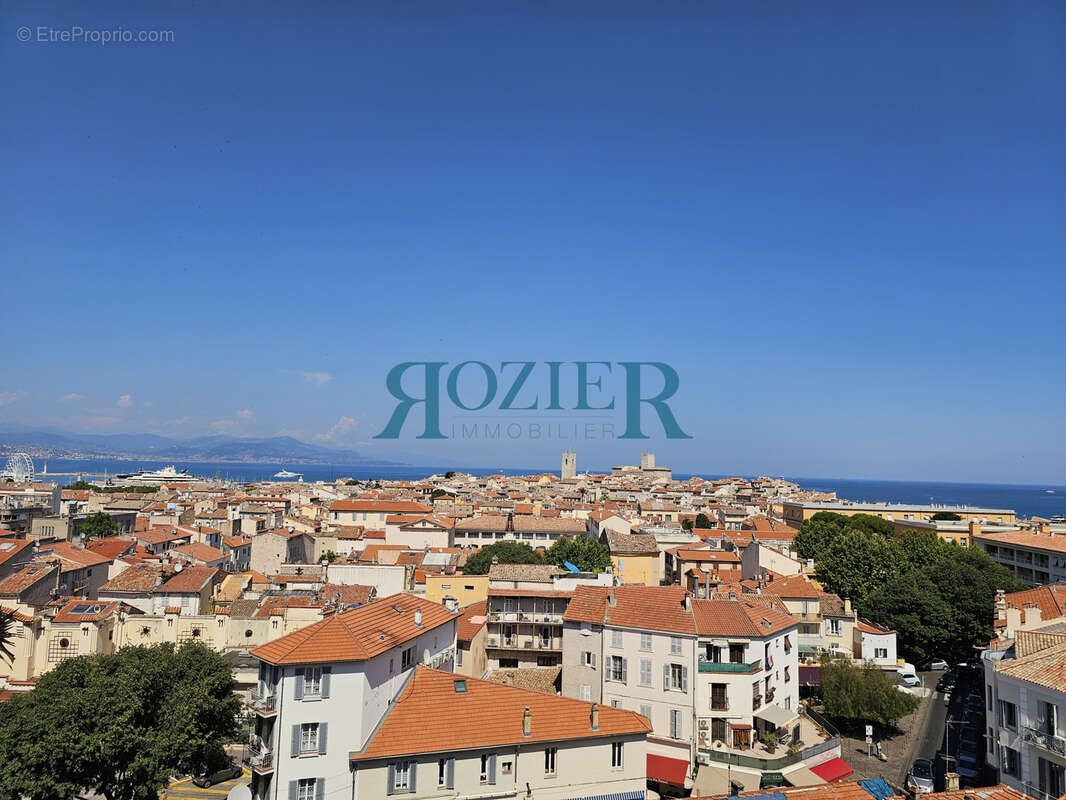 ANTIBES VUE MER PANORAMIQUE Appartement 2 Pièces 42,10 m2 Carrez + 17,75 m2 d'Extérieurs • DERNIER ETAGE - photo 11