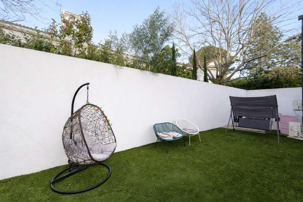 Villa contemporaine T6 avec piscine   Prestations modernes - AUBAGNE PROCHE CENTRE - photo 6