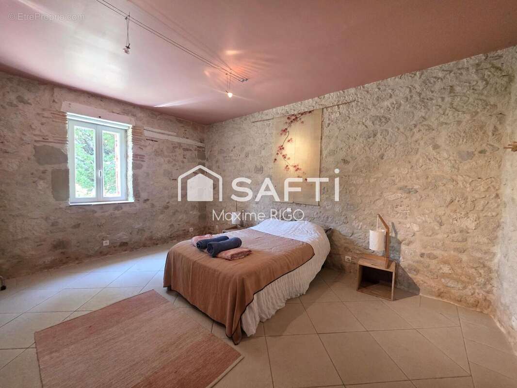 Maison 373 m² à Mauvezin-Sur-Gupie  - photo 7