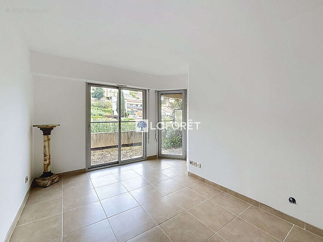 Appartement à ROQUEBRUNE-CAP-MARTIN
