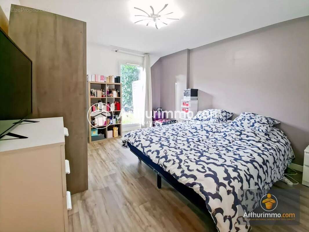 Appartement à SAINT-PIERRE-DU-PERRAY