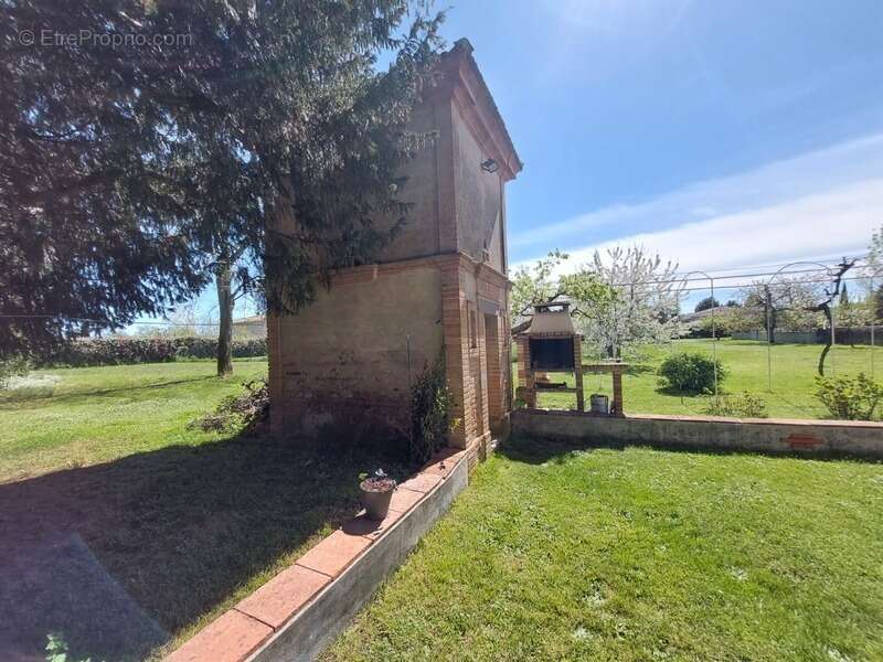 Maison de maitre avec  dependances deux pigeonniers sur parc de 5000m² - photo 49