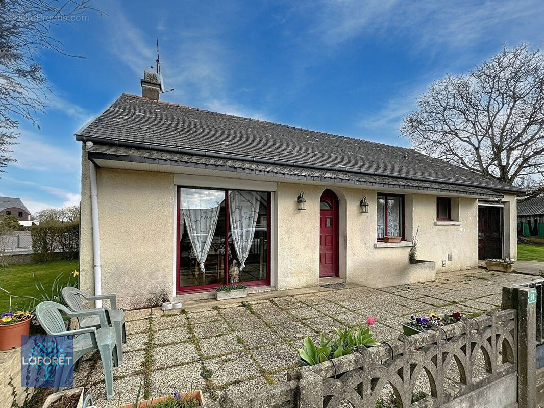 Maison à CHASNE-SUR-ILLET