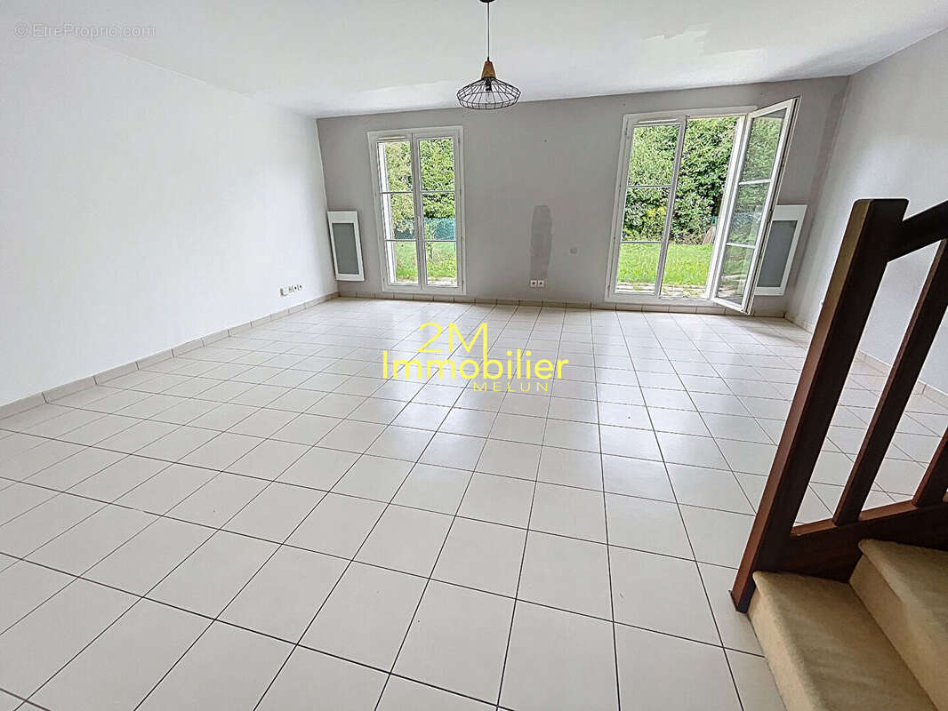 Maison à VAUX-LE-PENIL