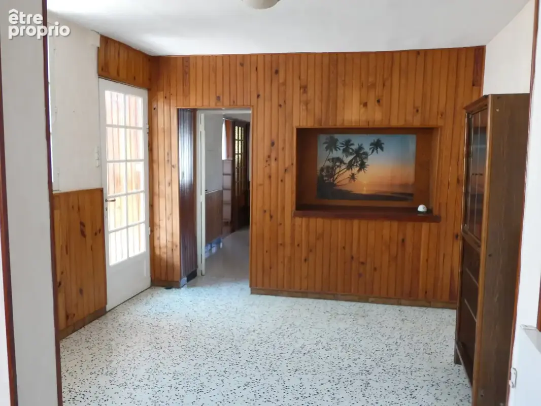 À Vendre : Maison de Caractère avec Jardin et Dépendances à Crépy (02) - photo 4