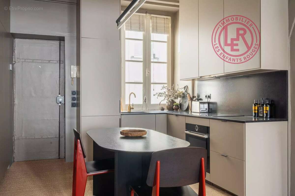 Appartement à PARIS-3E