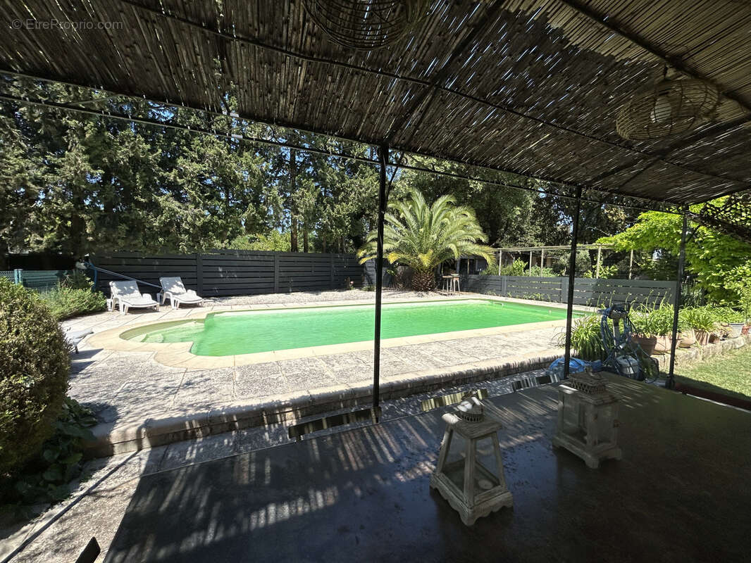 Maison à MONTAREN-ET-SAINT-MEDIERS