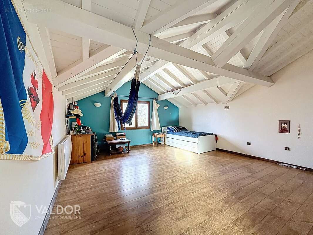 Maison à MOGNENEINS