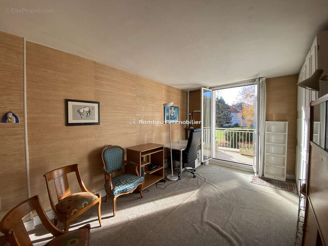 Appartement à LA CELLE-SAINT-CLOUD