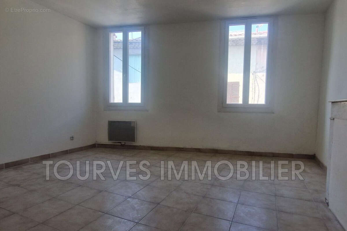 Maison à TOURVES