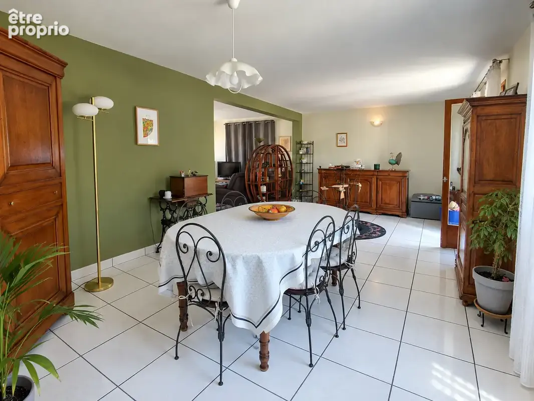 Maison avec Piscine et garages - photo 12