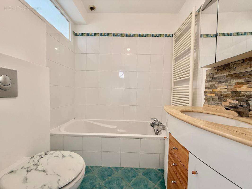 Maison familiale de 195 m² avec T2 indépendant – Calme et potentiel locatif - photo 25