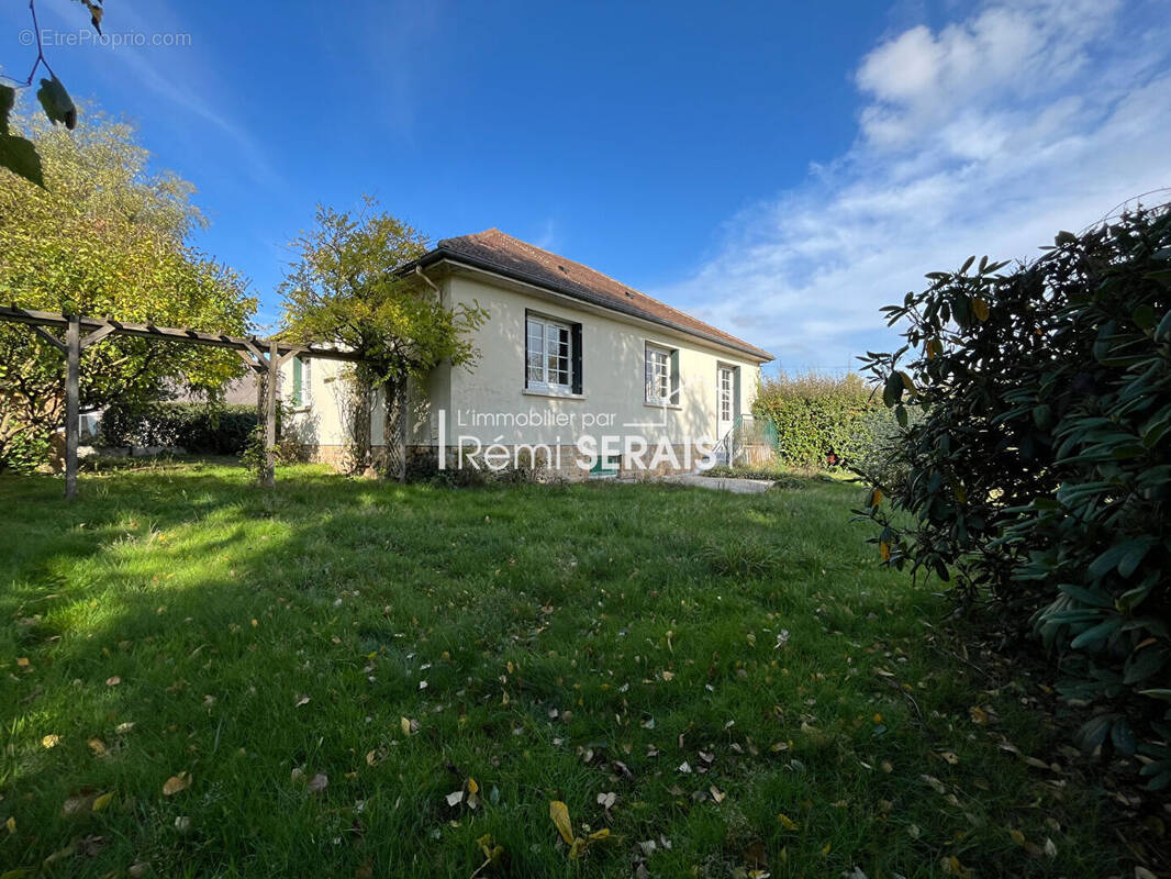 Maison à SAINT-CYR-DU-BAILLEUL