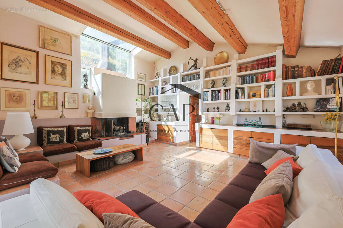 Propriété confidentielle avec piscine sur 3,7 hectares à Aix-en-Provence - photo 8