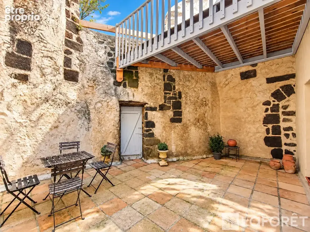 Maison de caractère  192 m²  Cour intérieure et garage 40 m² - photo 10