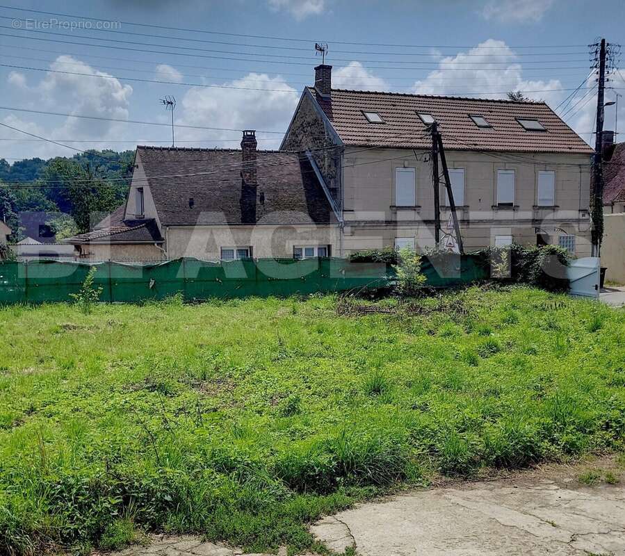 T1 3 - Terrain à BURY